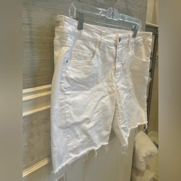 32 Anthropologie pilcro mid rise slim Bermuda jean shorts frayed edge white - Picture 10 of 15